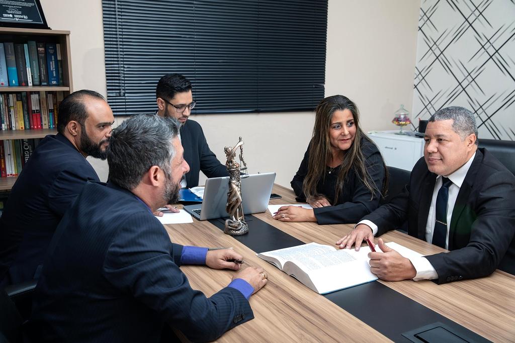 Konsultacje wizowe - dokumenty i pieczątka